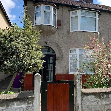 3 Bedroom House In A Great Location Childwall Exterior photo